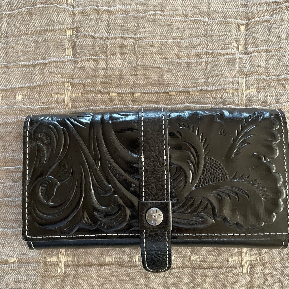 NWOT. PATRICIA NASH leather wallet